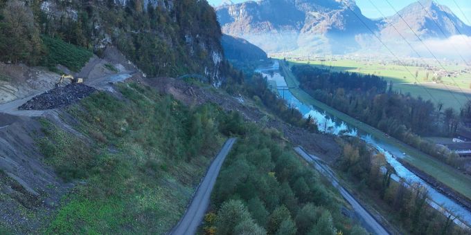 Drohnenaufnahme des Erdrutsches bei der Ardega Deponie. Erdrutsch