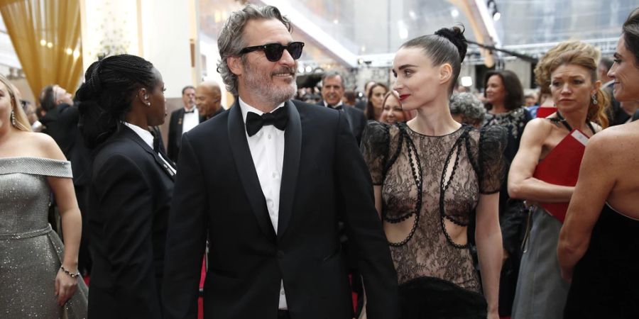 joaquin phoenix rooney mara