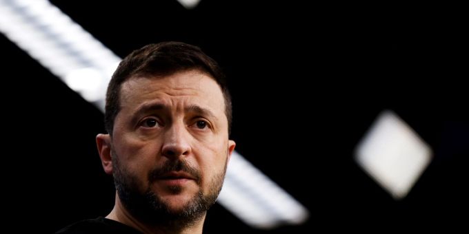 «Die Russen haben Sumy bestialisch beschossen. Einfach in die Stadt, auf gewöhnliche Strassen mit Raketenartillerie», schrieb Präsident Wolodymyr Selenskyj bei Telegram. (Archivbild) Selenskyj