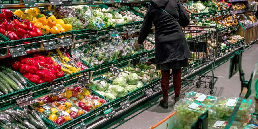 Der günstige Preis steht als Kaufkriterium bei Obst und Gemüse nur an vierter Stelle, wie eine Umfrage zeigt. (Archivbild)