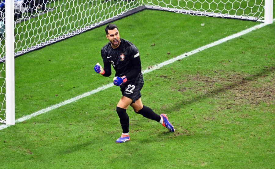 Das ist vor dem Goalie des FC Porto an einer EM noch keinem gelungen.