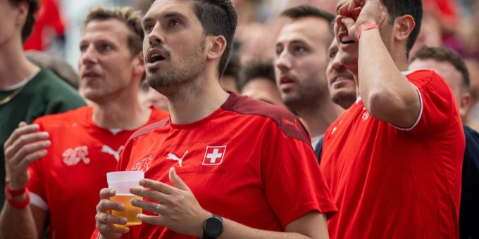Die EM 2024 live mitverfolgen, wenn man noch im Büro ist? Geht nicht – zumindest nicht auf Arbeitszeit. EM 2024
