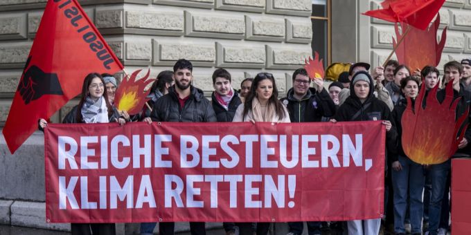 Die Erbschaftssteuerinitiative der Juso fordert einen Steuersatz von 50 Prozent ab einer Summe von 50 Millionen Franken bei Nachlass und Schenkungen. «Arena»