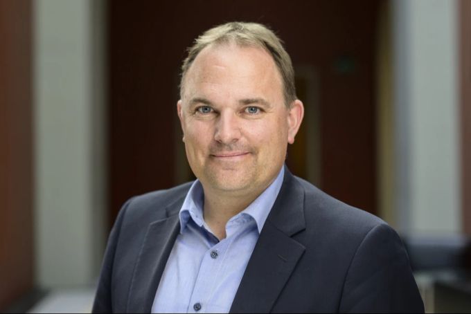 SVP-Parteipräsident Marcel Dettling erklärt, dass die Junge SVP eine komplett eigenständige Partei sei – es sei nicht Aufgabe der Mutterpartei, solche Vorfälle zu klären. (Archivbild) JSVP Rechtsextremismus Rechtsradikale Distanz