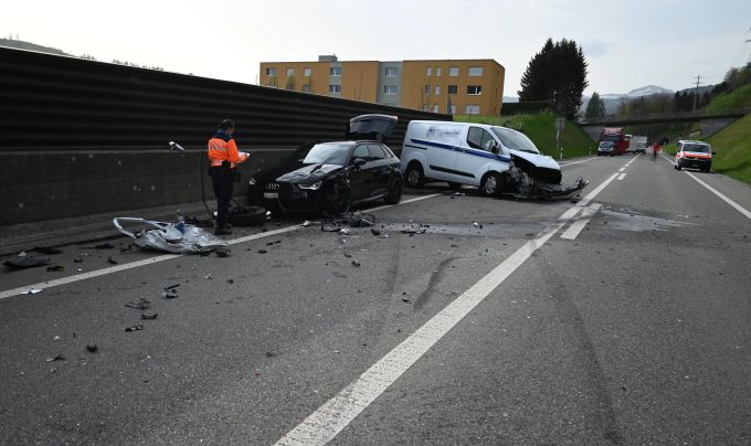 Bei der Kollison entstand ein Sachschaden. Sachschaden