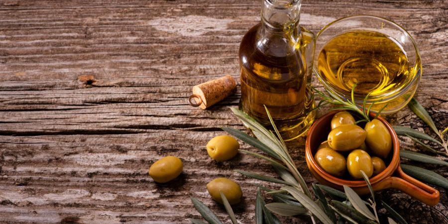 Kaltgepresstes oder extra natives Olivenöl gilt als besonders gesund.