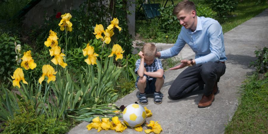 vater und sohn fussball