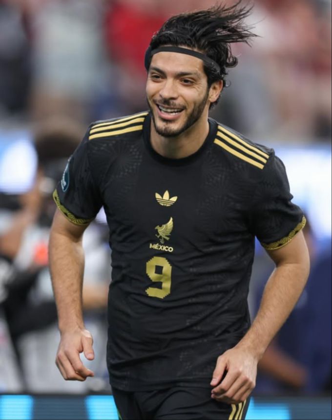 Schweizer Nati aufgepasst: Raul Jiménez wurde zum besten Spieler der CONCACAF Nations League ausgezeichnet. Mexiko Schweizer Nati