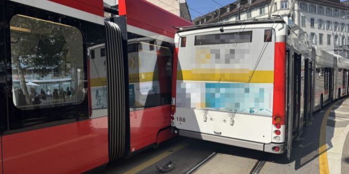 St. Gallen: Kollision zwischen Trolleybus und Schienenfahrzeug. St. Gallen