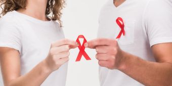 Mann Frau Aids-Schleife