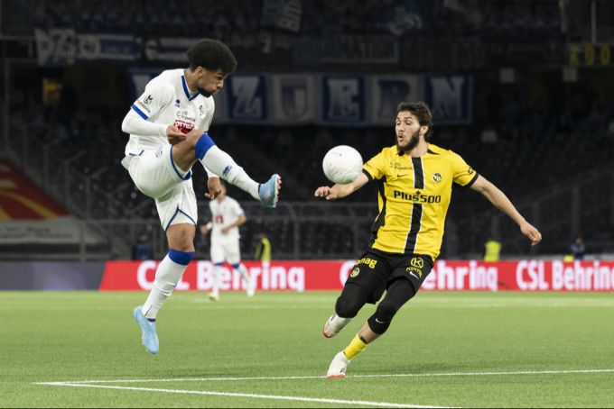 Jaouen Hadjam (r.) könnte YB in Richtung Italien verlassen. yb