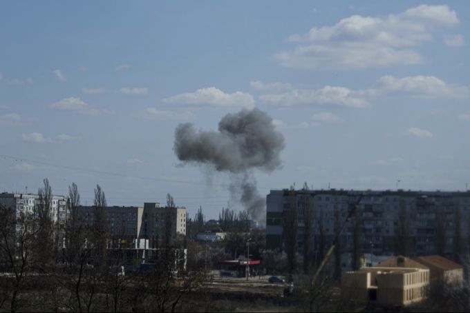 Wladimir Putin droht mit der Einnahme der Frontstadt Sumy, die immer wieder unter Beschuss steht. putin sumy