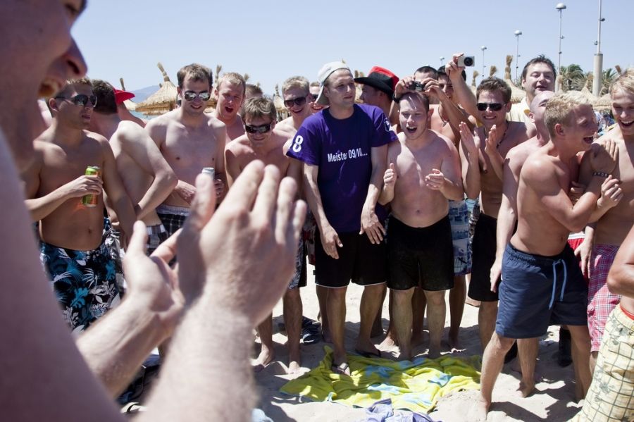 So sieht Mallorca im Sommer typischerweise aus: Touristen feiern in den Hochburgen «Ballermann» und «Magaluf».