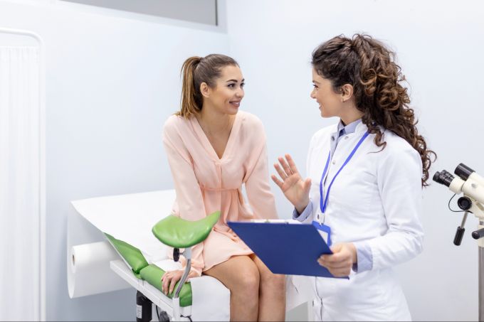Frauengesundheit: Gegen Gebärmutterhalskrebs kann eine HPV-Impfung helfen. Frauengesundheit
