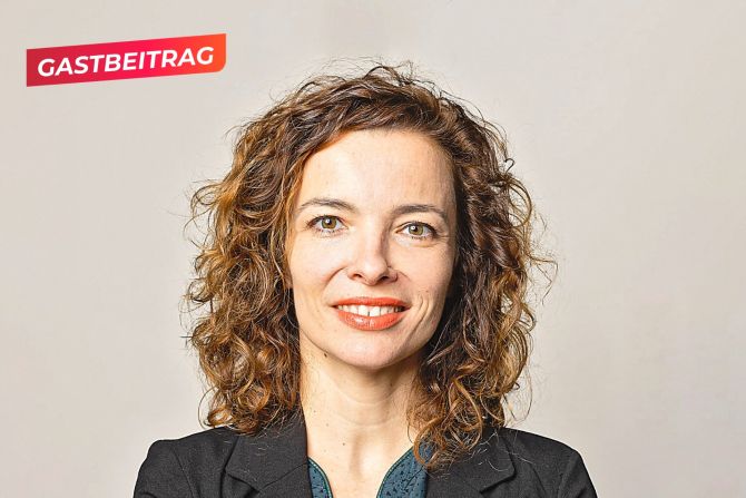 Frau Porträtfoto blau blond