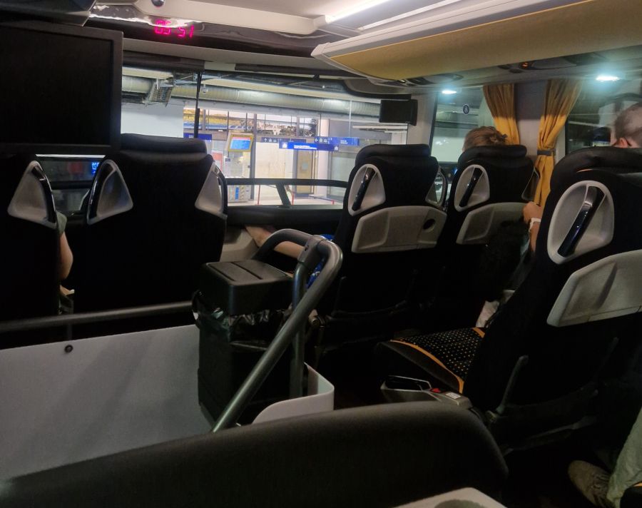 Die Cars, die den Schnellzug ersetzen, fahren im 10-Minuten-Takt ab Freiburg.
