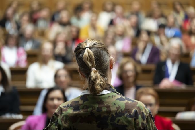 Soldatinnen erhalten neu einen BH-Zuschlag. armee