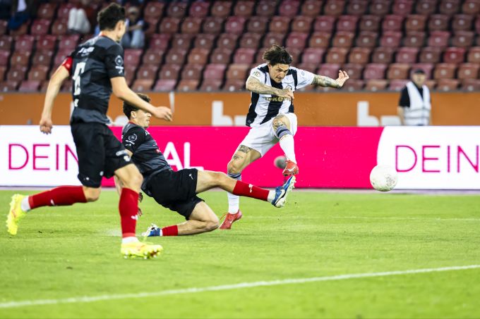 Der eingewechselte Steven Zuber bringt dem FCZ gegen den FC Winterthur neuen Schwung. FC Zürich FC Winterthur