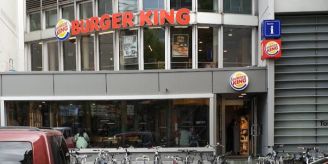 Luzern - Im Burger King zog der Ami (49) plötzlich ein Messer!