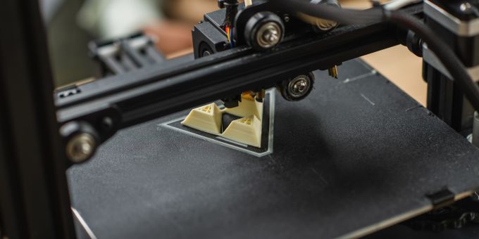 Ein (noch) nicht existierender 3D-Knochendrucker täuschte zahlreiche Anleger. (Symbolbild) 3D-Drucker