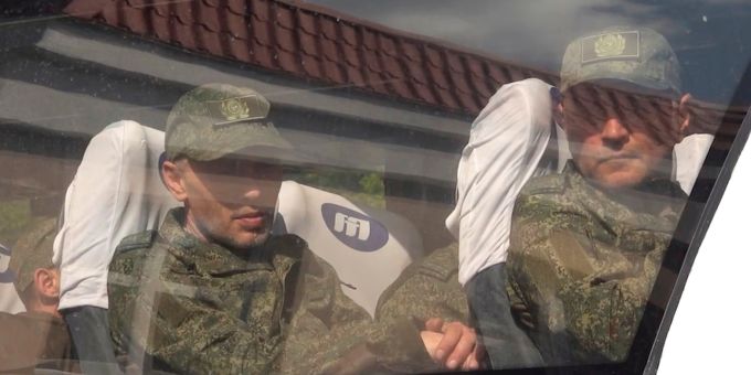 Moskau und Kiew haben mit dem grössten Gefangenenaustausch seit Kriegsbeginn vor mehr als drei Jahren begonnen. Gefangenenaustausch