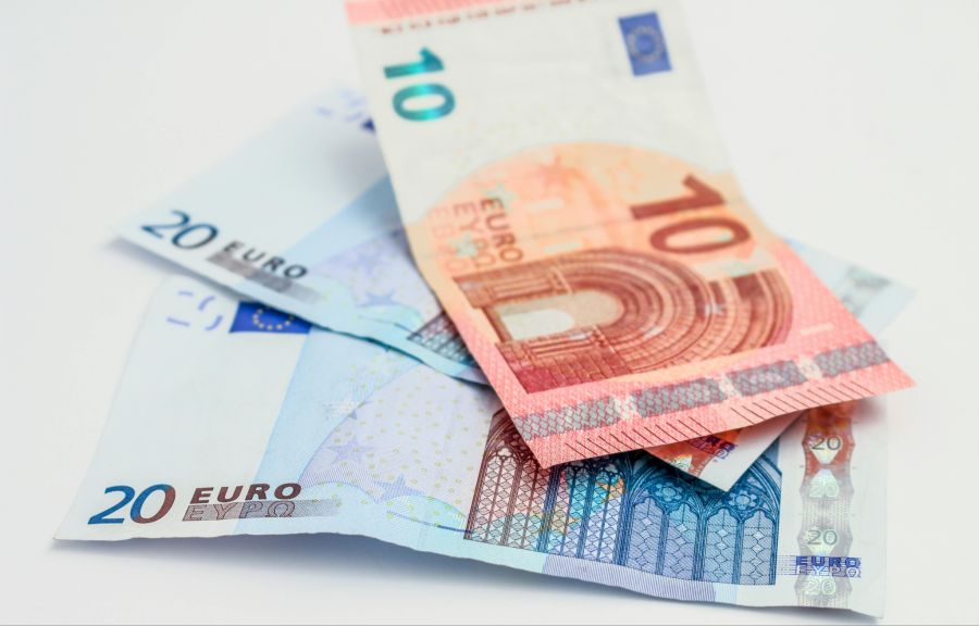 Die Gebühr kostet 20 Euro. Das neue Etias-System wird ab voraussichtlich dem letzten Quartal 2026 aktiv.