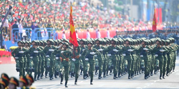 Mit Militärparade - Vietnam feiert 50 Jahre Kriegsende