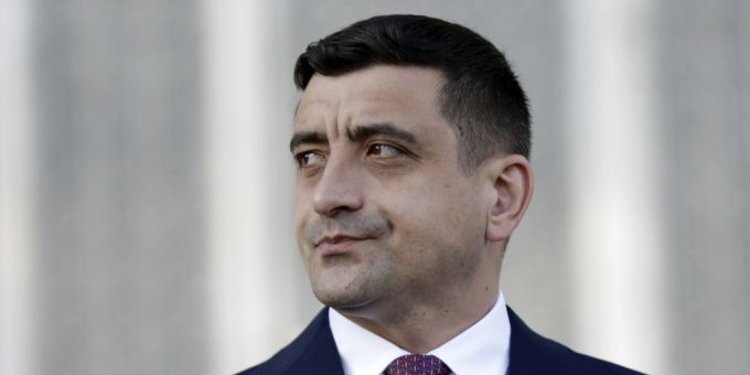 Rechtspopulist George Simion sieht sich im rumänischen Präsidentschaftswahlkampf in Front, George Simion