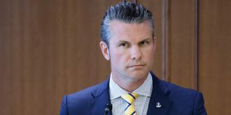 US-Minister - Hegseth warnt Iran wegen Unterstützung der Huthi