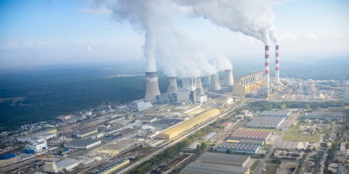 Kraftwerk Bełchatów bei Kleszczów: Mit einer Kapazität von 5,102 GW ist es das größte Kohlekraftwerk in Europa und eines der grössten der Welt. Kraftwerk Bełchatów bei Kleszczów