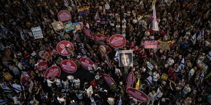 Bei einem Massen-Protest forderten Israeli Waffenruhe im Israel-Gaza-Krieg. (Archivbild) Israel