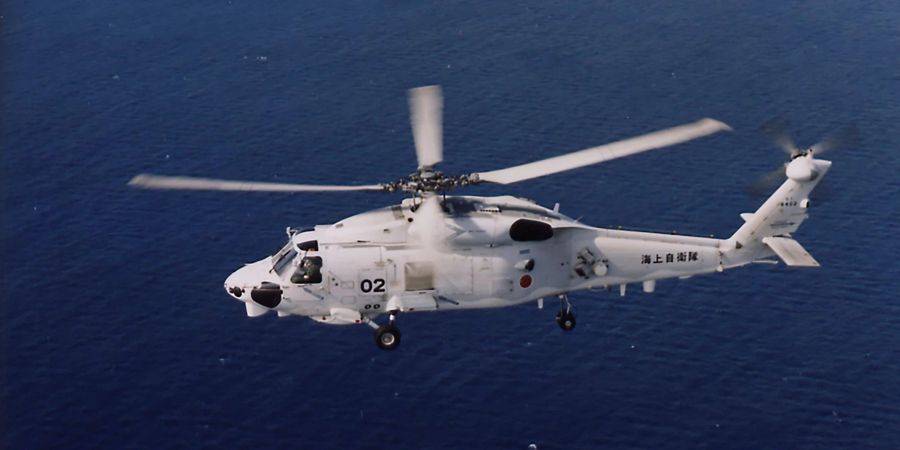 Zwei japanische Marine-Hubschrauber sind möglicherweise kollidiert.