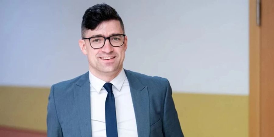 Unter anderem soll das darauf abgebildete Paar Kontakte zum Österreicher Martin Sellner haben.