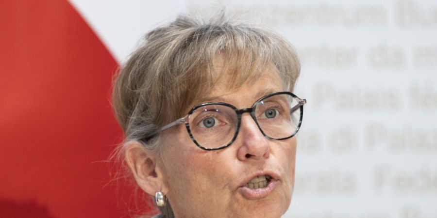 Die Nidwaldner Regierungsrätin Karin Kayser-Frutschi (Mitte) will vor einer umfassenden Organisationsüberprüfung der Verwaltung und Regierung zuerst wissen, wo möglicher Handlungsbe...
