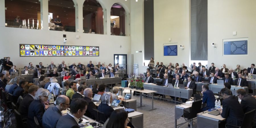 Das Bündner Parlament - damals noch in alter Zusammensetzung - sprach sich im April 2026 für eine Senkung des kantonalen Stimm- und Wahlrechtsalters auf 16 aus. (Archivbild)