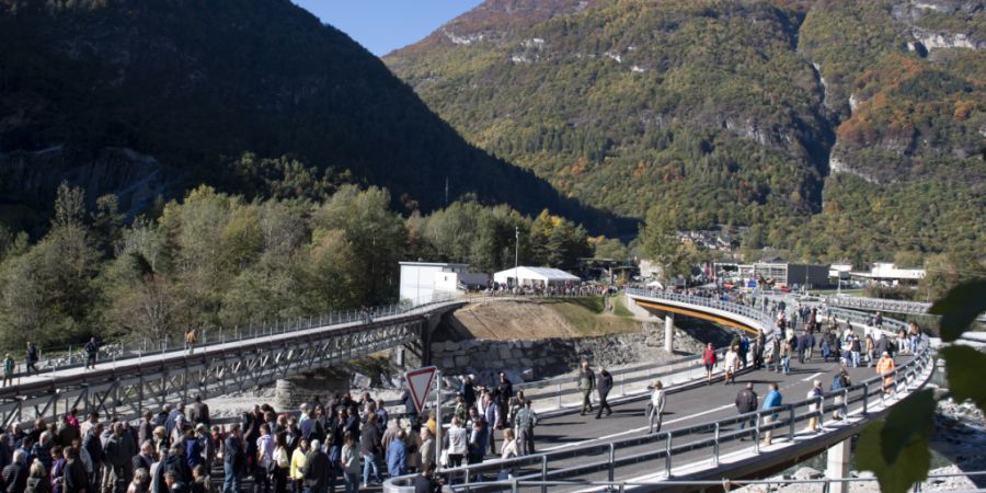Die neue Brücke im Maggiatal ersetzt das vom Unwetter im Juni 2024 fortgeschwemmte Bauwerk.