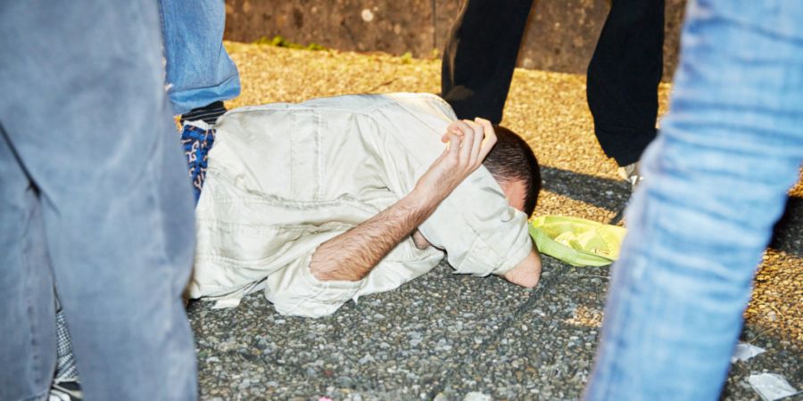 In Reconvilier wurde ein Minderjähriger zusammengeschlagen. (Symbolbild / Gestellte Szene)