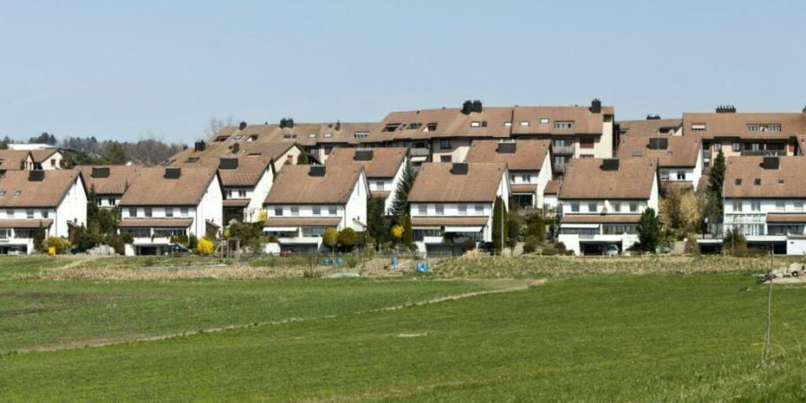 Im Kanton Aargau mussten die Eigenmietwerte wegen eines Gerichtsentscheids erhöht worden. Bald wird die Steuer jedoch schweizweit abgeschafft. (Symbolbild)