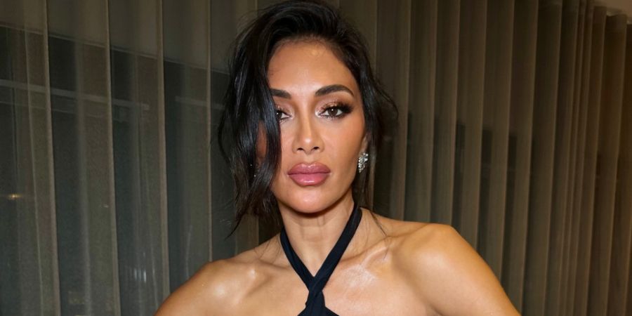 Sängerin Nicole Scherzinger berichtet von ihrer Verbrennung am Bein.