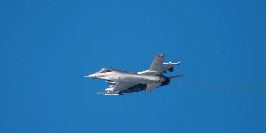 F-16