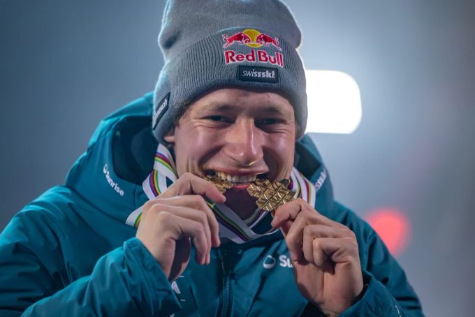 Marco Odermatt gewinnt nach Abfahrts- auch Riesen-Gold an der Ski-WM. Marco Odermatt