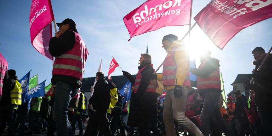 Die zweite Verhandlungsrunde in dem Tarifkonflikt ist für den 22. und 23. Februar geplant.