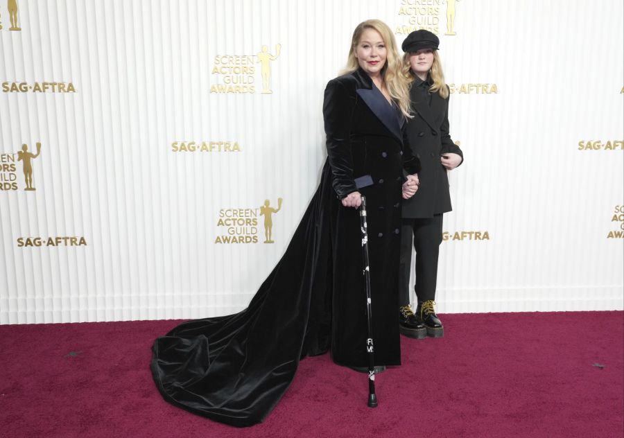 Christina Applegate mit ihrer Tochter auf dem roten Teppich.