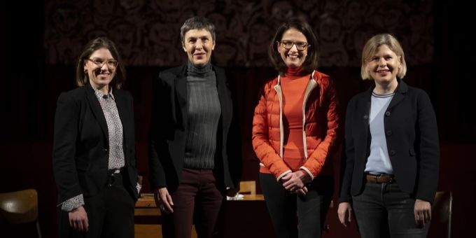 Die vier Kandidatinnen für den St. Galler Ständerat: Franziska Ryser (Grüne), Barbara Gysi (SP), Susanne Vincenz-Stauffacher (FDP), und Esther Friedli (SVP), von links, an einer Podiumsdiskussion im Februar 2023. St. Gallen Ständerat