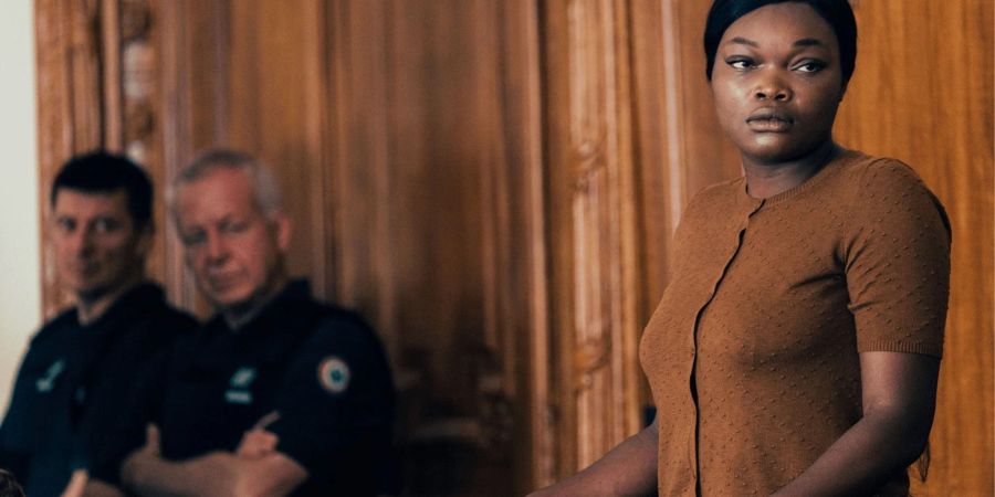 Guslagie Malanda als Laurence Coly im Drama «Saint Omer».