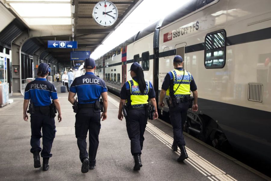 Dennoch seien einzelne Vorfälle grober geworden. Die Tätlichkeiten werden von Gesetzes wegen verfolgt. (Symbolbild)