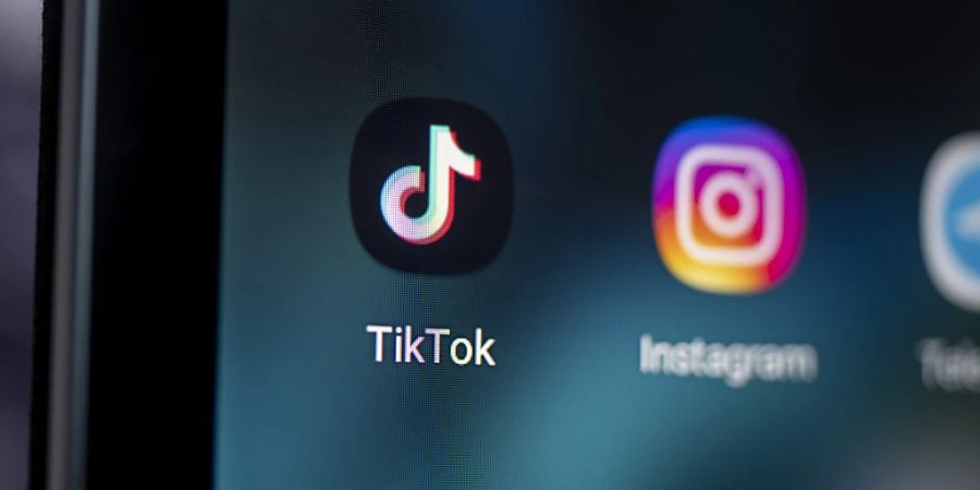 In Australien sollen Jugendliche künftig erst ab 16 Jahren Plattformen wie X, Tiktok, Facebook und Instagram nutzen dürfen. (Archivbild/Symbolbild)