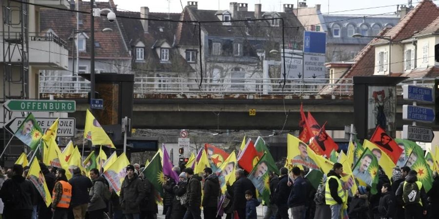 Pro-PKK-Demonstration in Strassburg im Jahr 2020