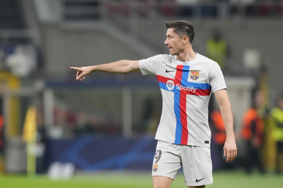 Barça-Star Robert Lewandowski (34) kommt laut «Forbes» auf 35 Millionen Franken (27+8).