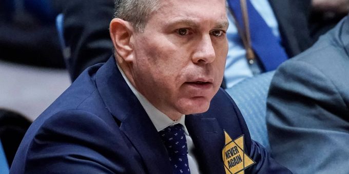 Israels UN-Botschafter Gilad Erdan mit dem gelben Davidstern. Israels UN-Botschafter Gilad